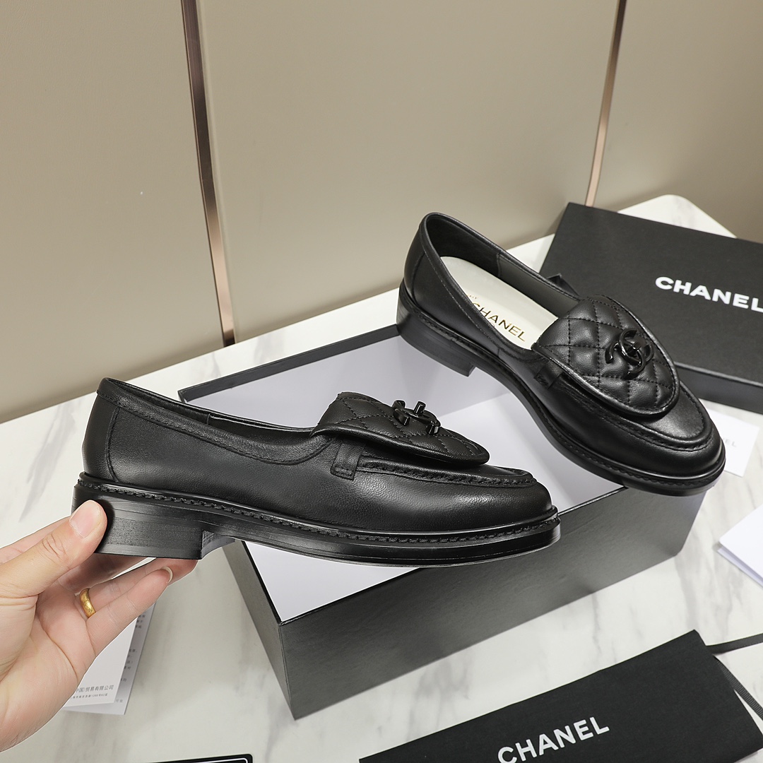 CHANEL Loafers