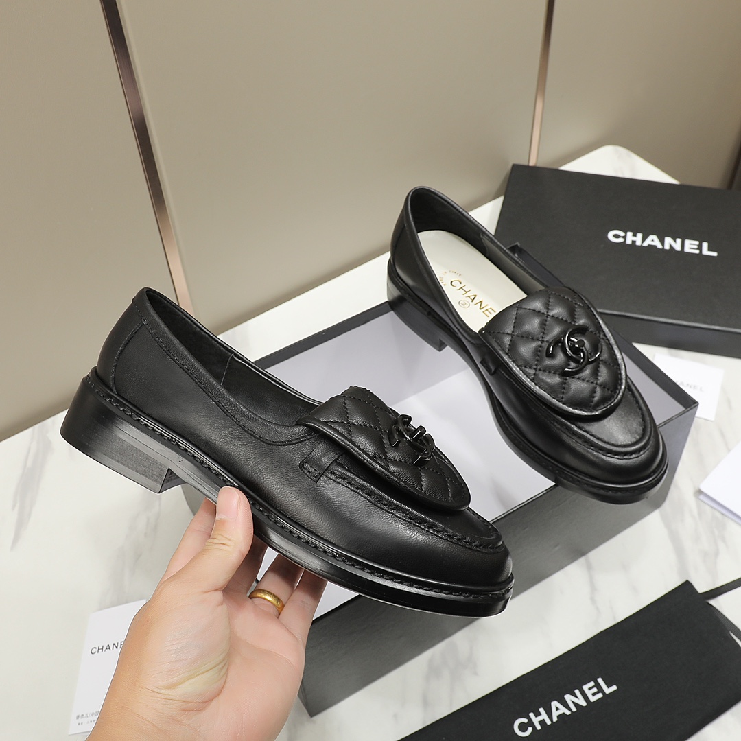 CHANEL Loafers