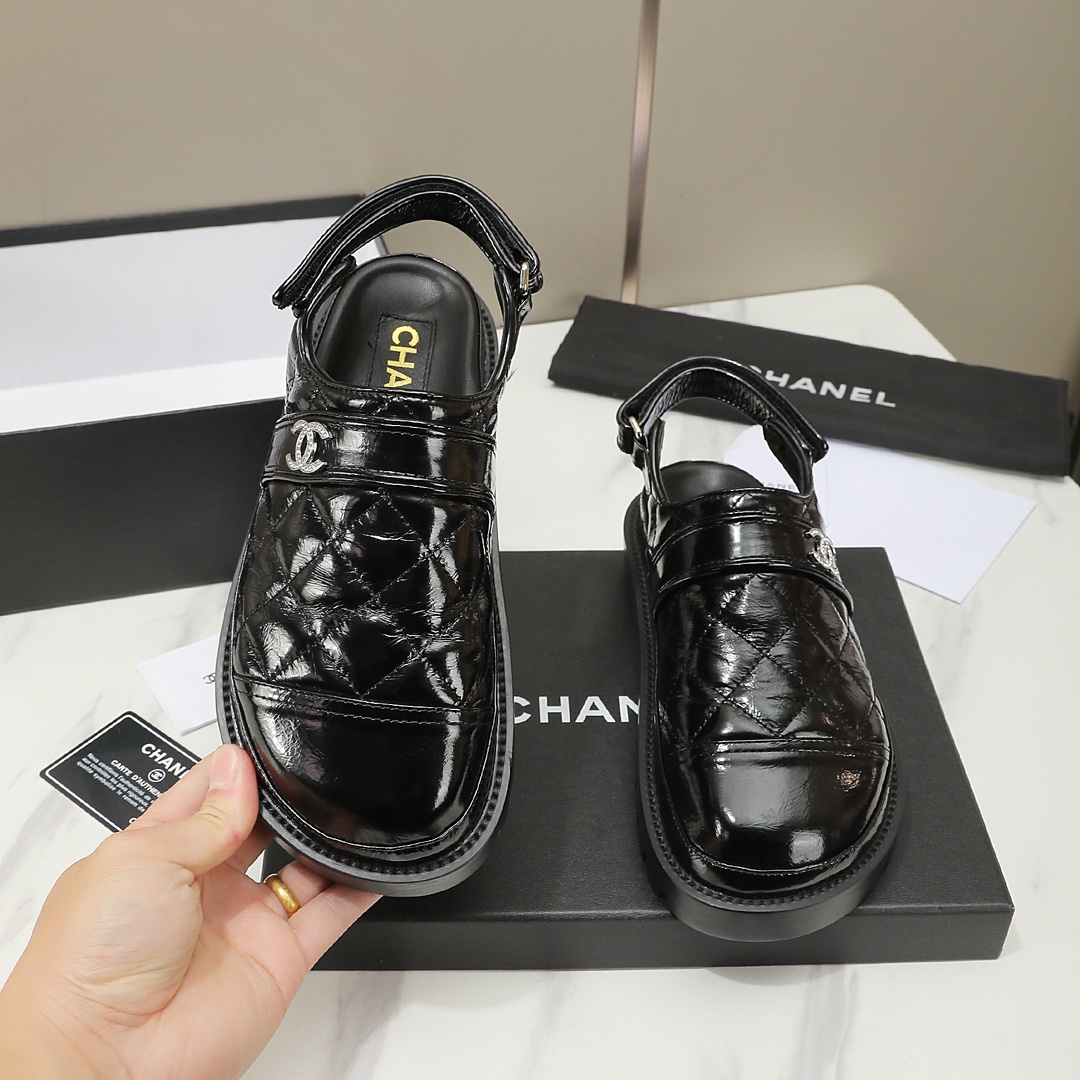 CHANEL Thick-soled toe slippers