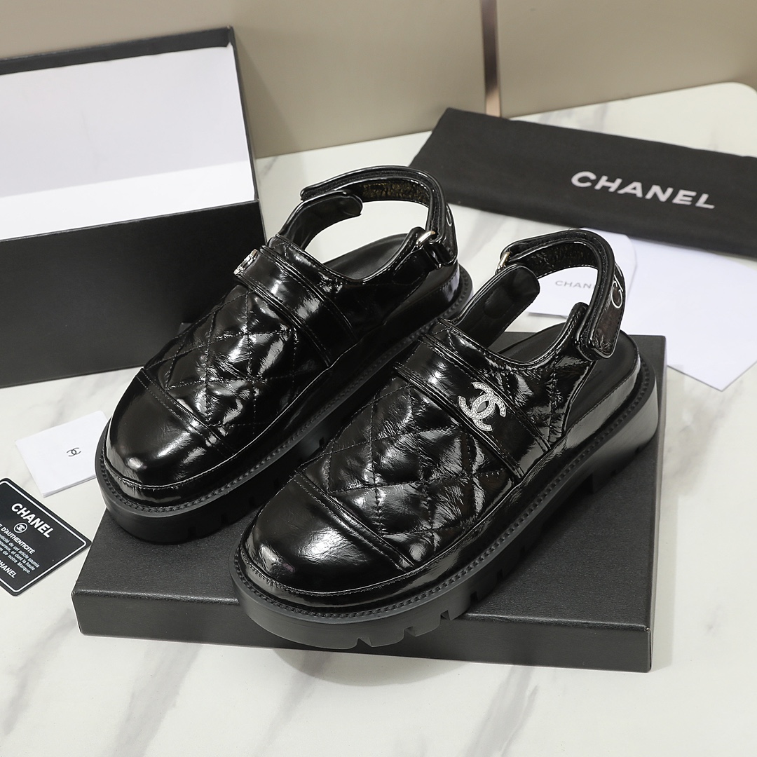 CHANEL Thick-soled toe slippers
