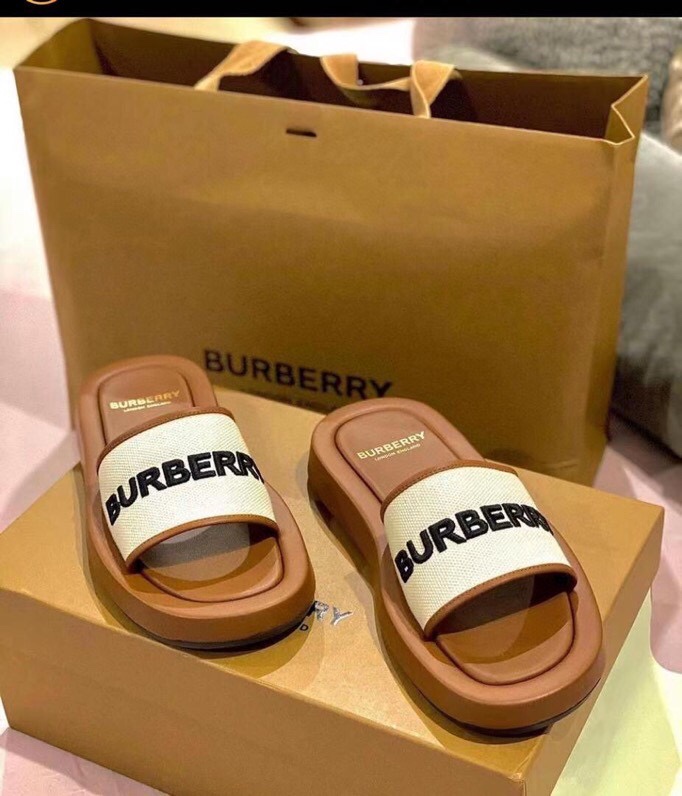 Burberry classic embroidered checked slippers