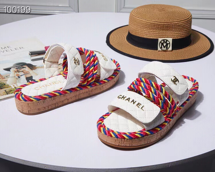Chanel colour-blocked knots with rhombic chunky sandals