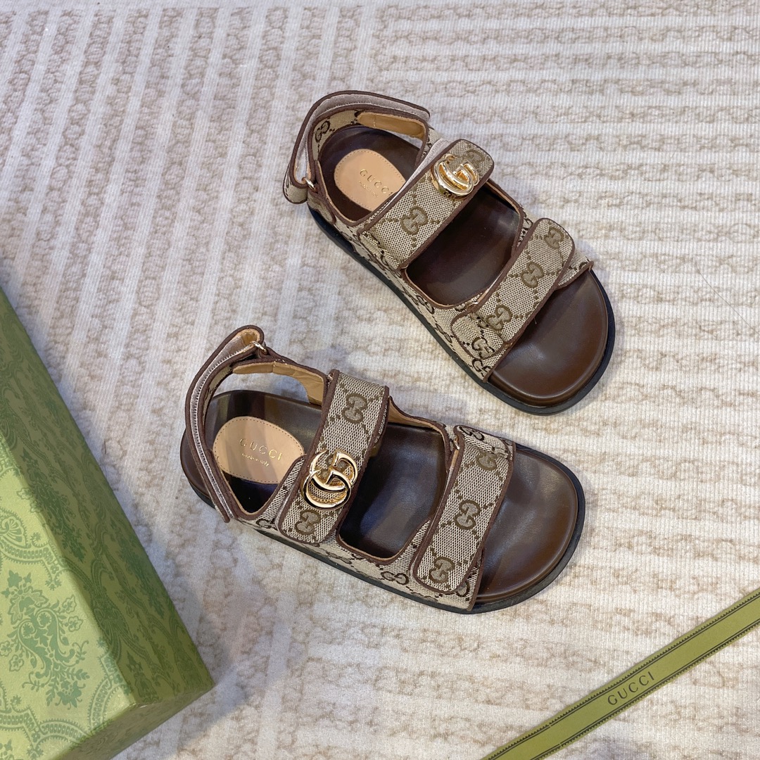 GUCCI Sandals for beach shoes