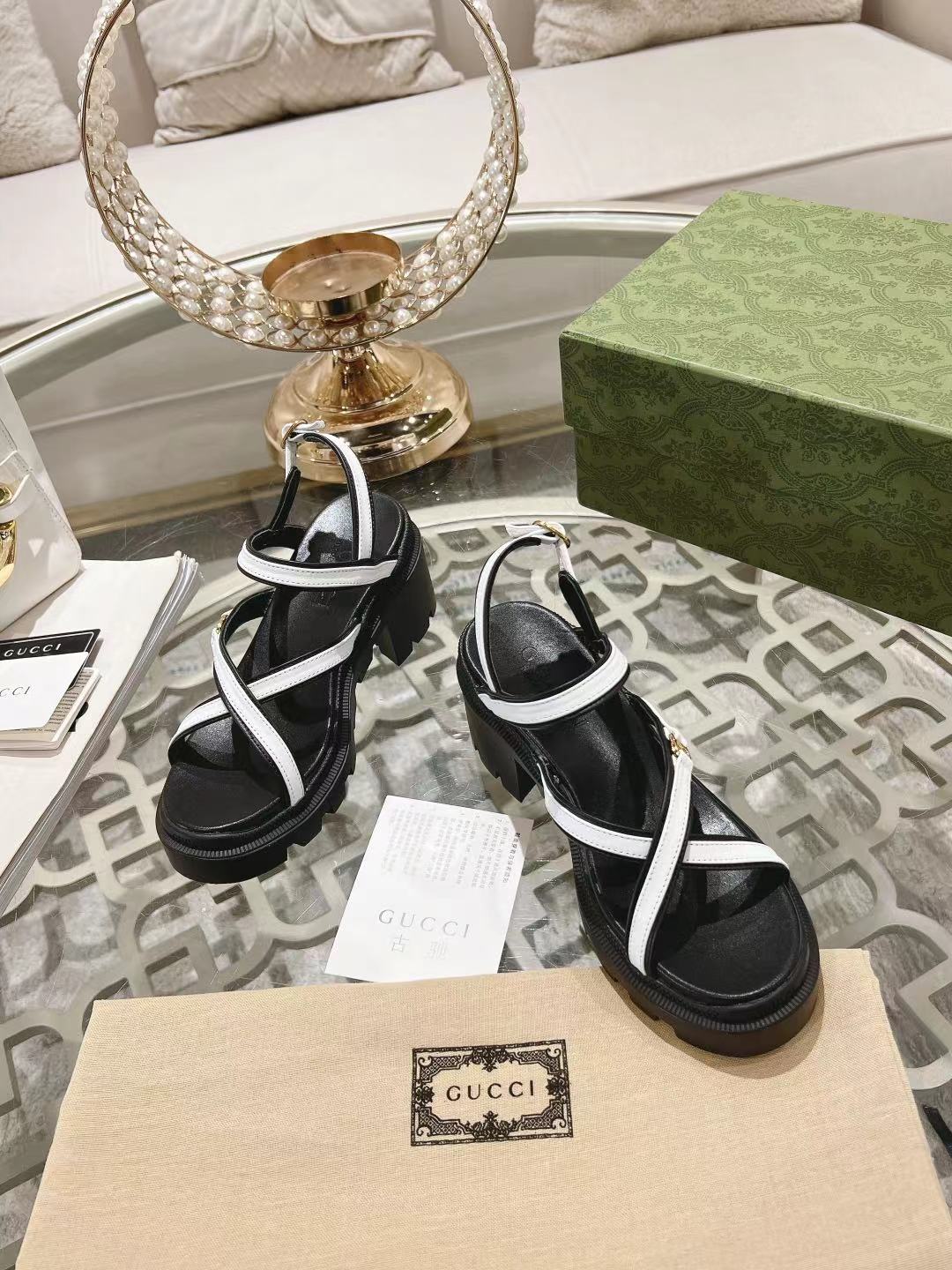 GUCCI PLATFORM ROMAN Sandal