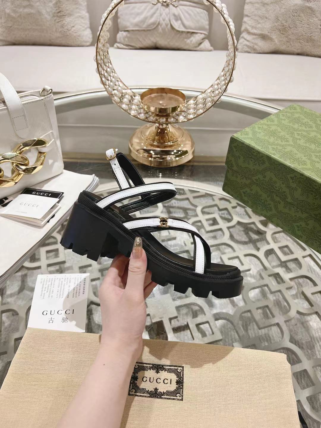 GUCCI PLATFORM ROMAN Sandal