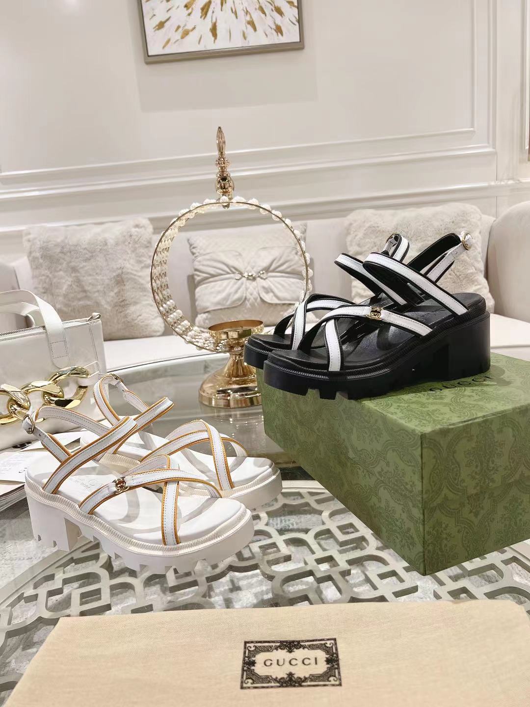 GUCCI PLATFORM ROMAN Sandal