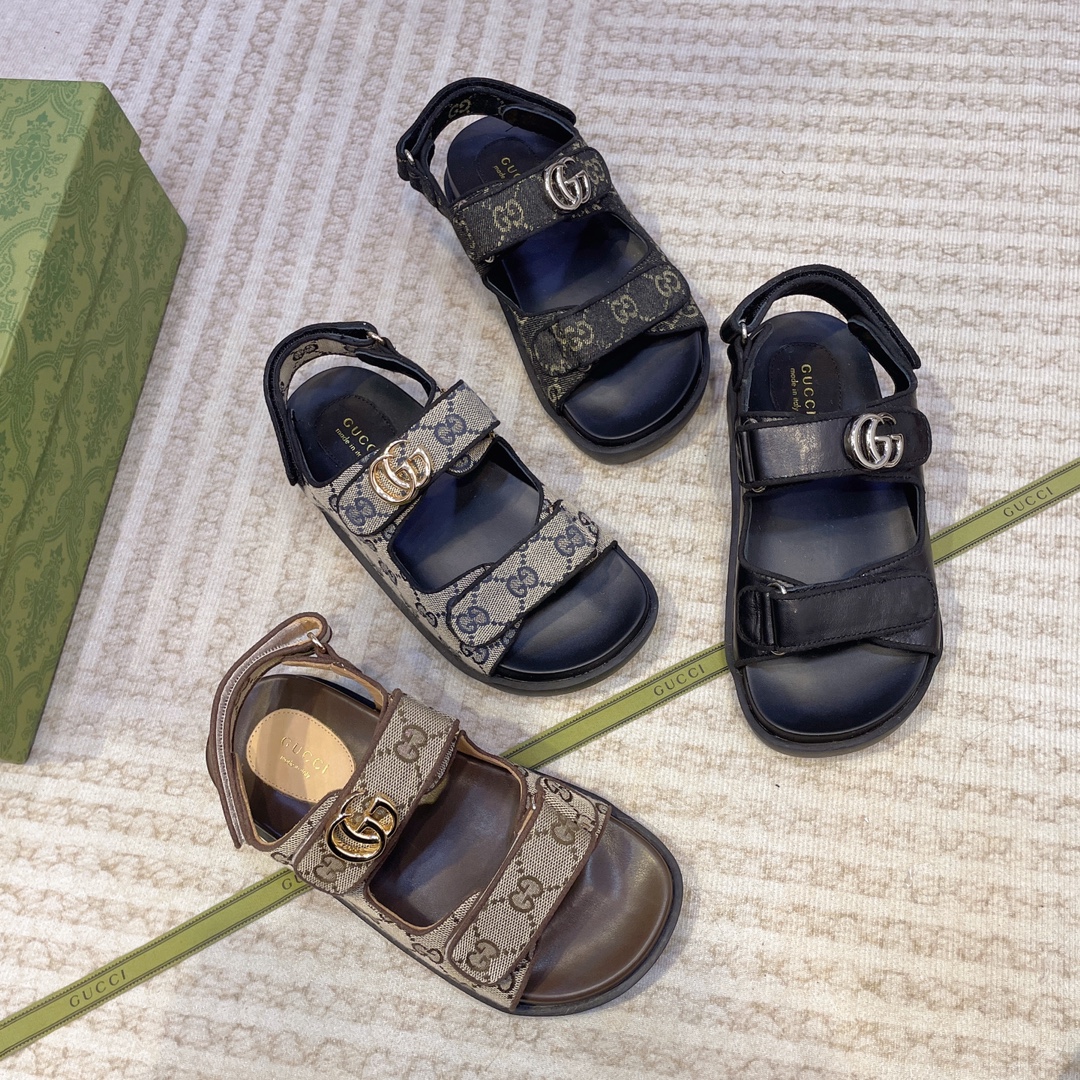 GUCCI Sandals for beach shoes