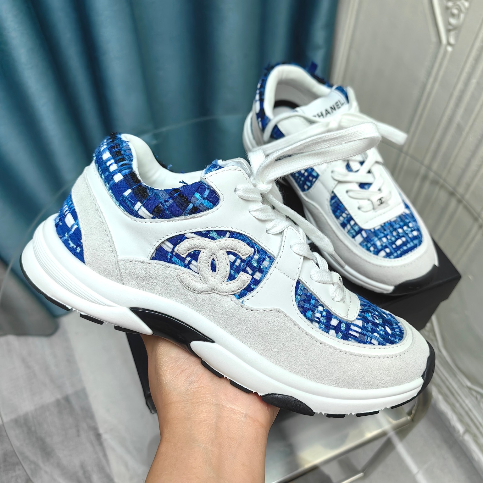 CHANEL Sneakers