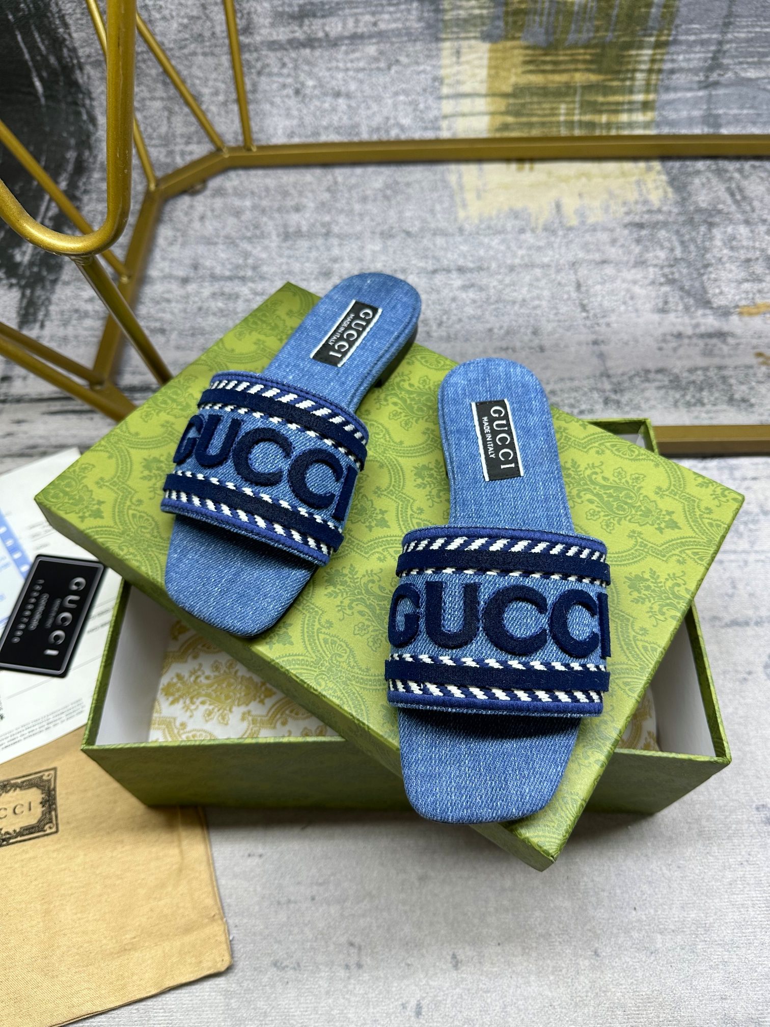 GUCCI SLIPPERS
