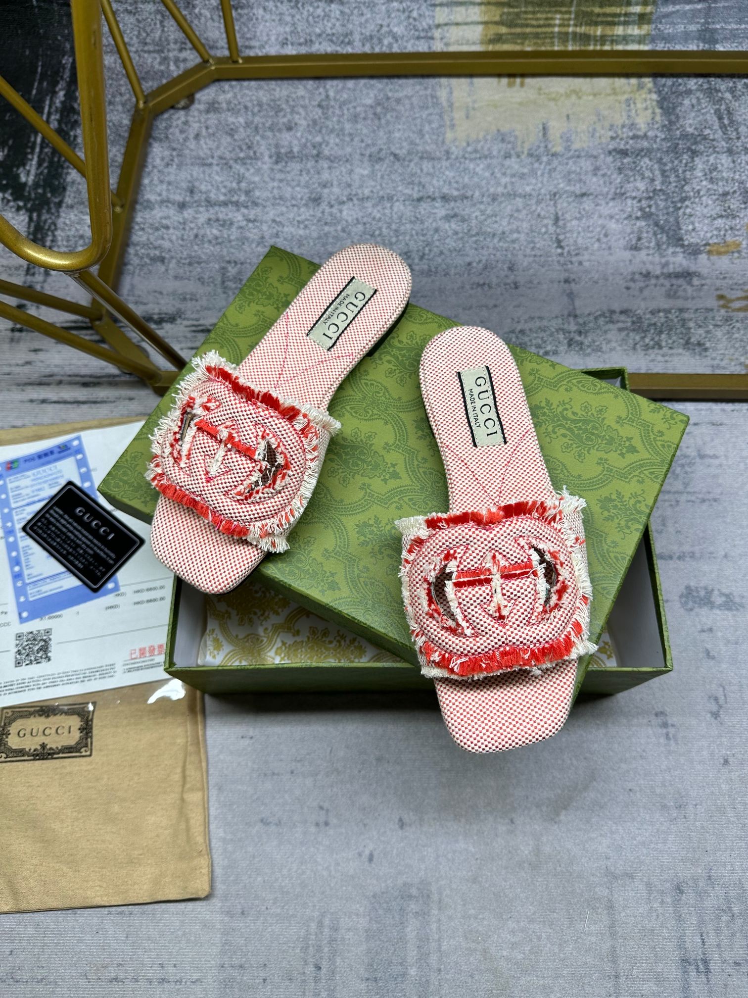 GUCCI slippers