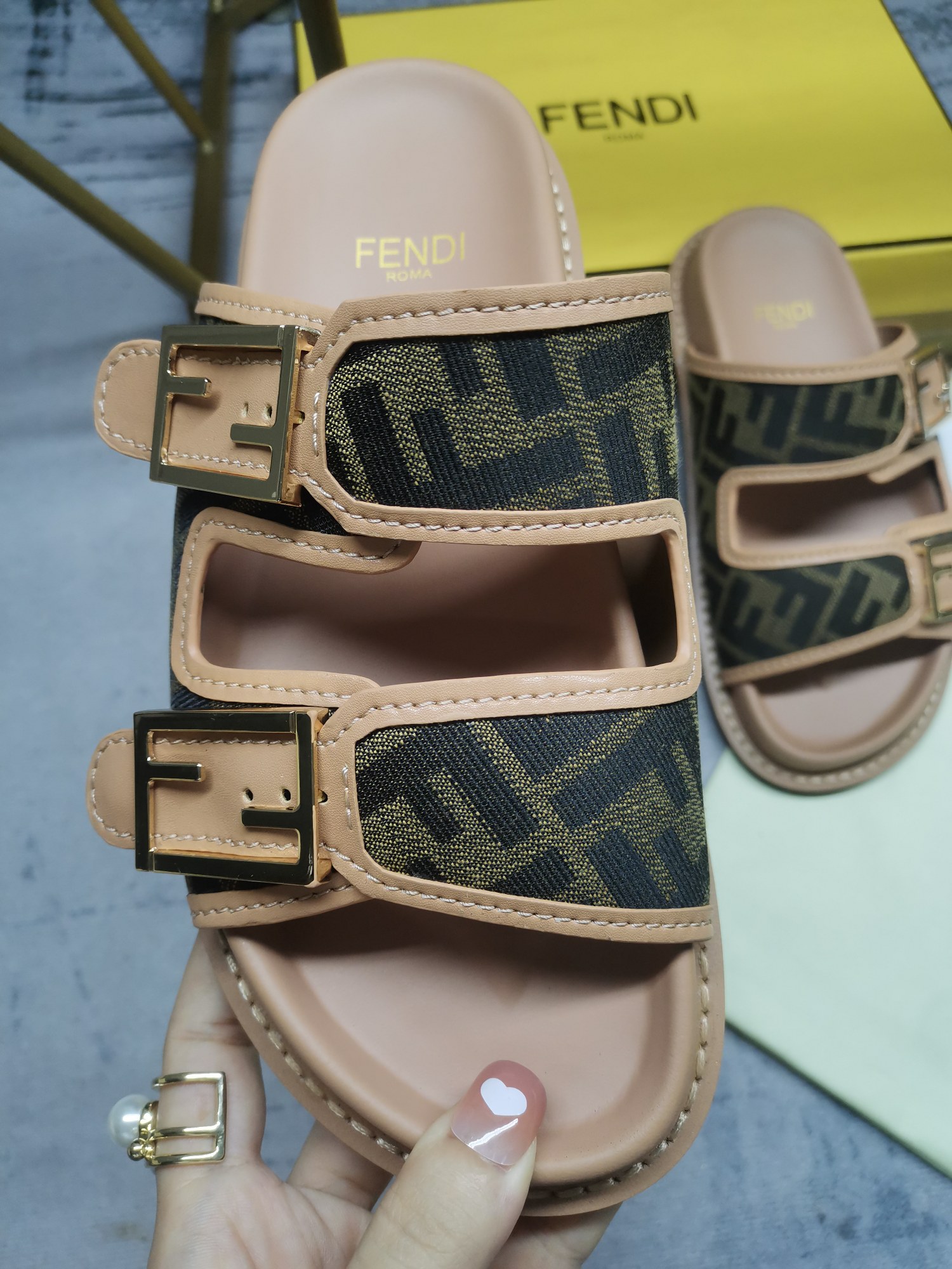 FENDI Slippers