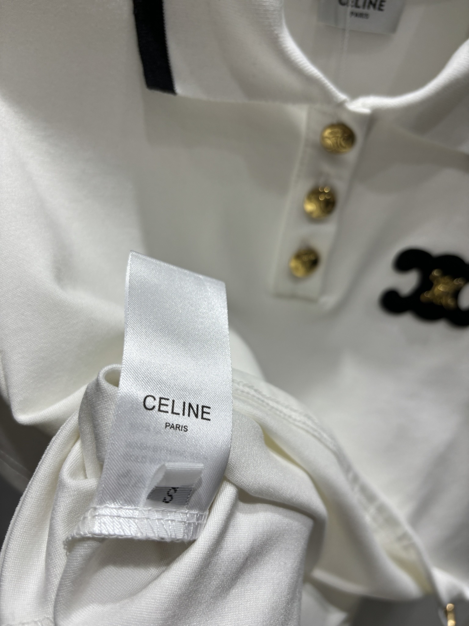 Céline suit