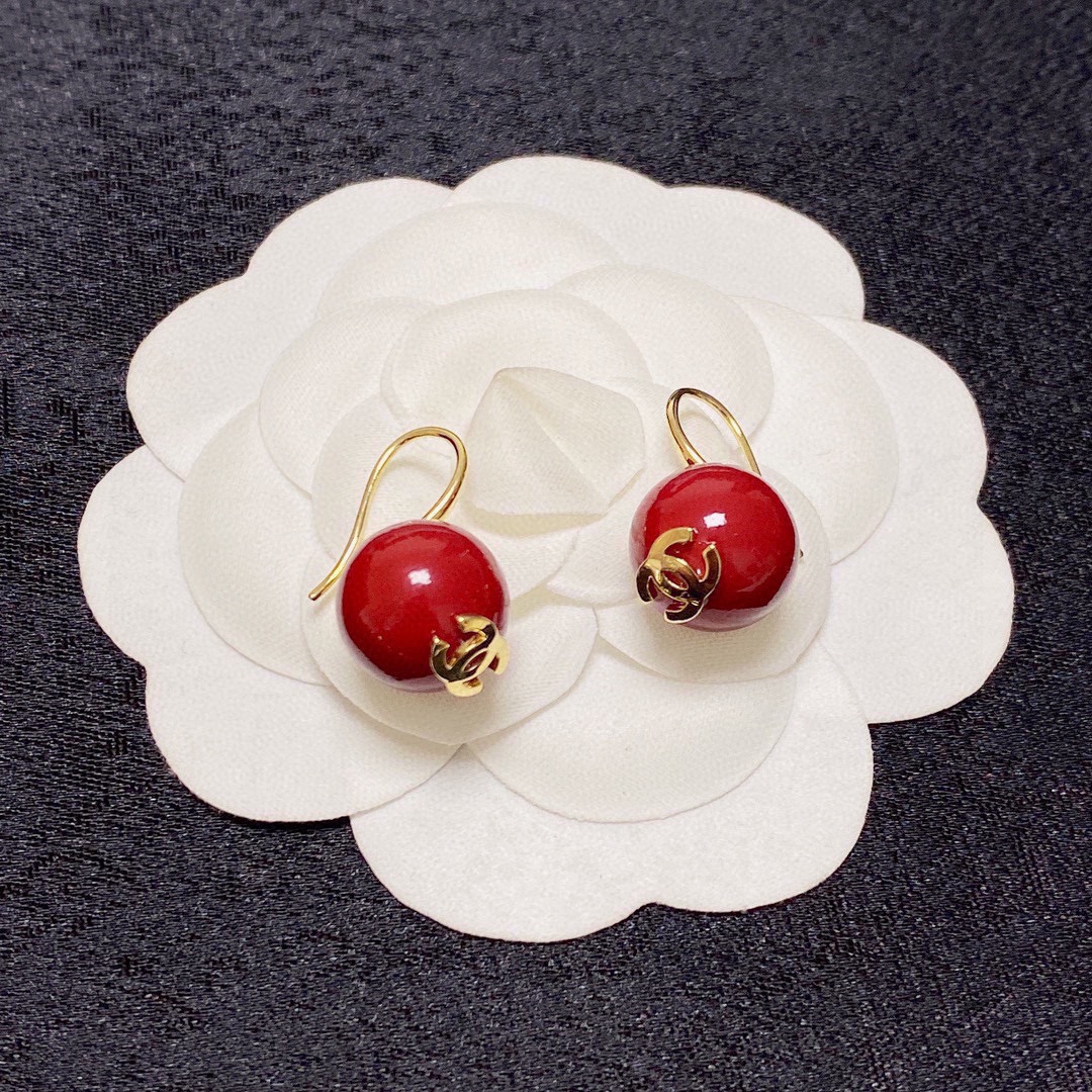 CHANEL Stud earrings