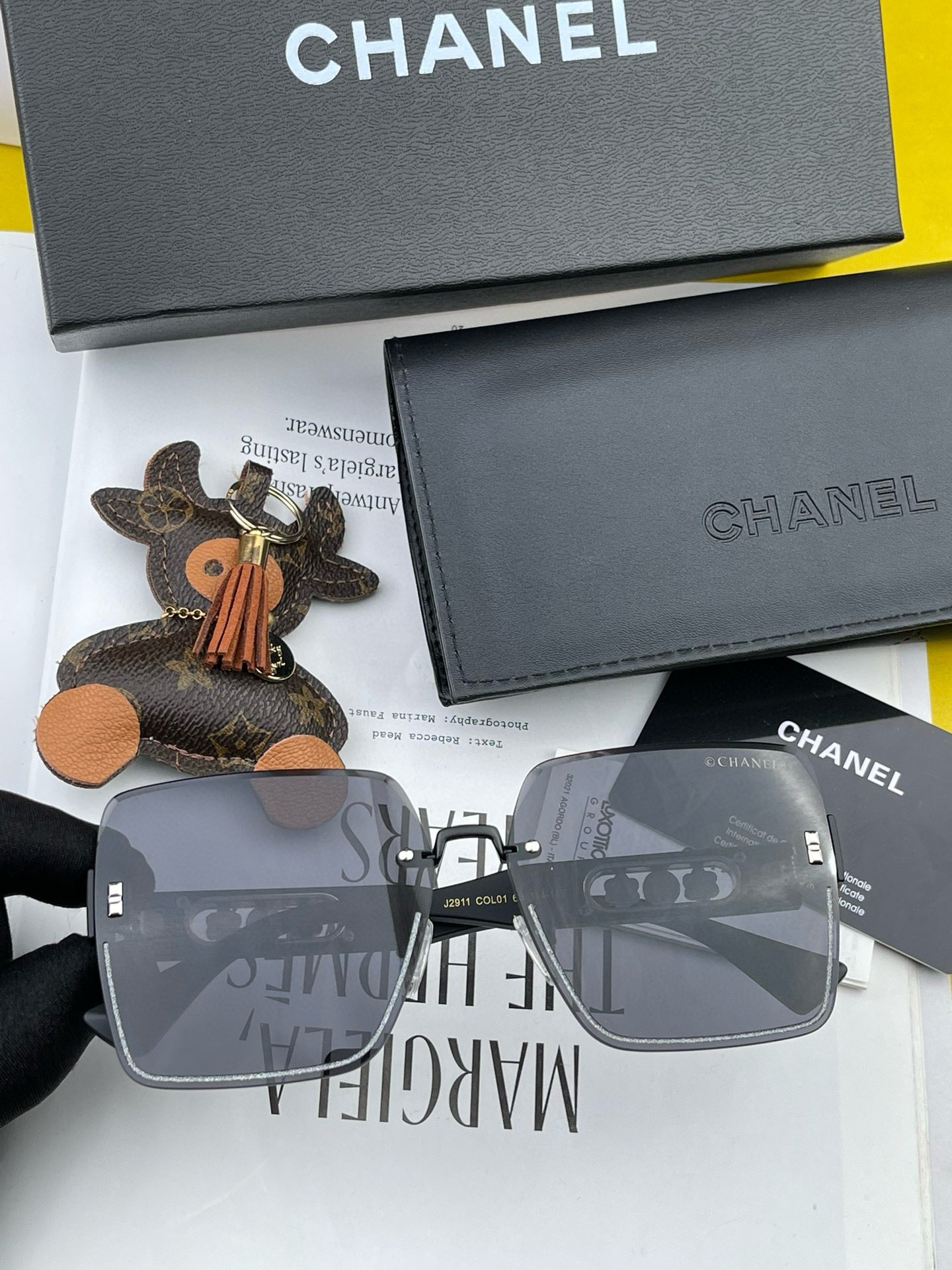 CHANEL Sunglasses