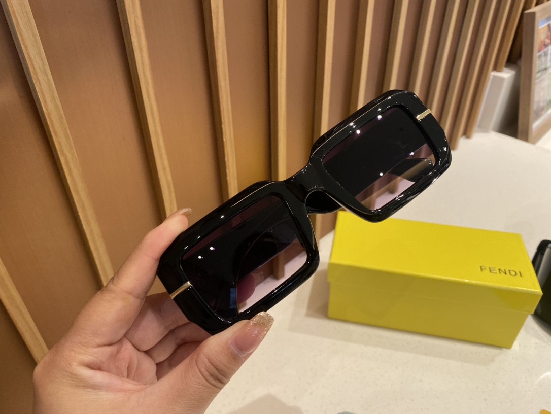 FENDI Sunglasses