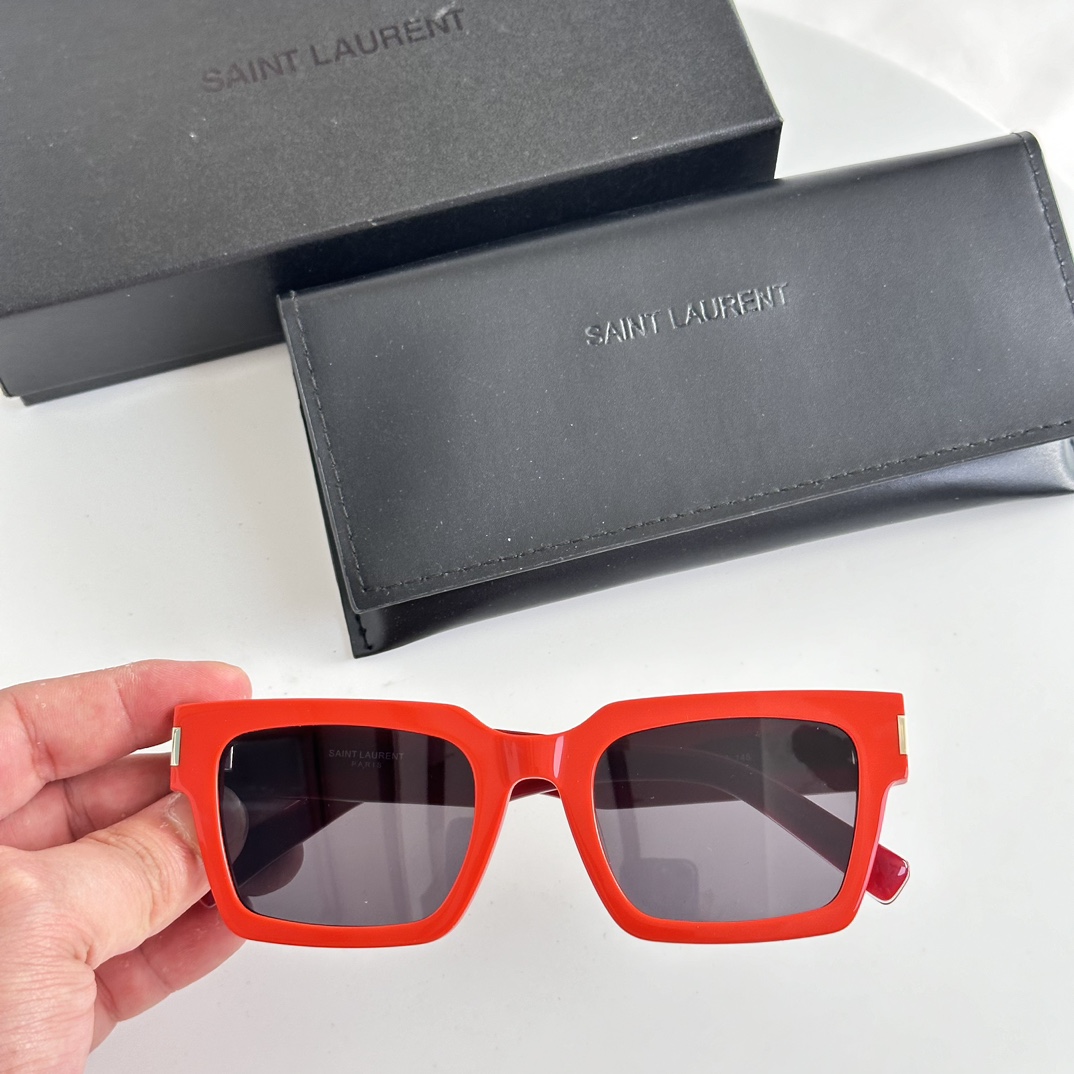 SAINT LAURN Sunglasses
