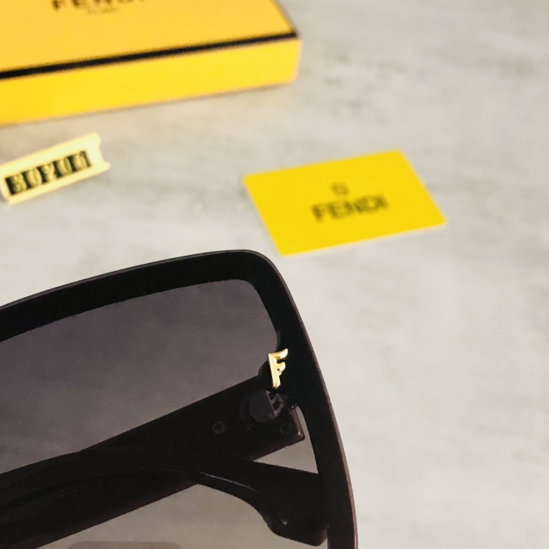 FENDI Sunglasses