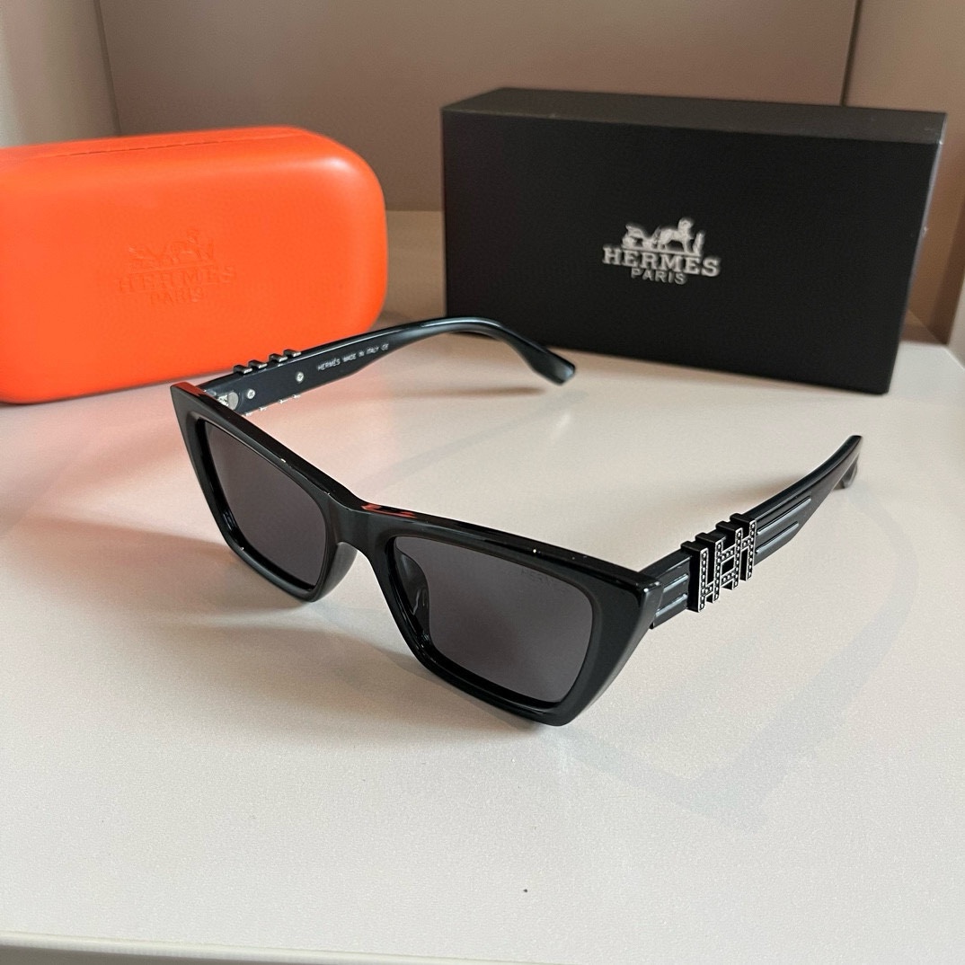 HERMES Sunglasses
