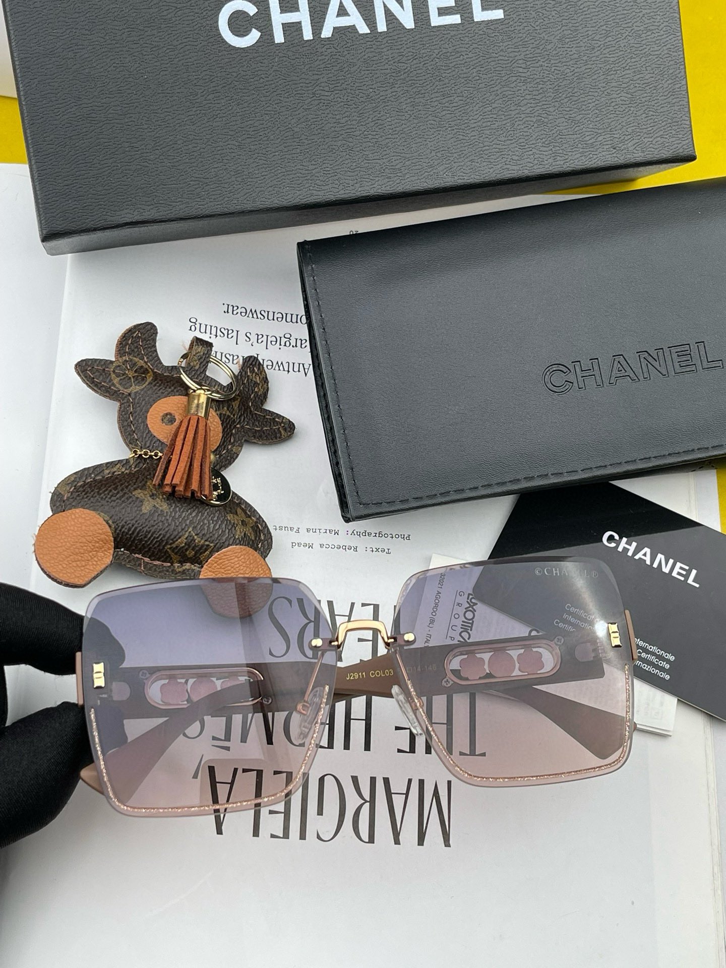 CHANEL Sunglasses