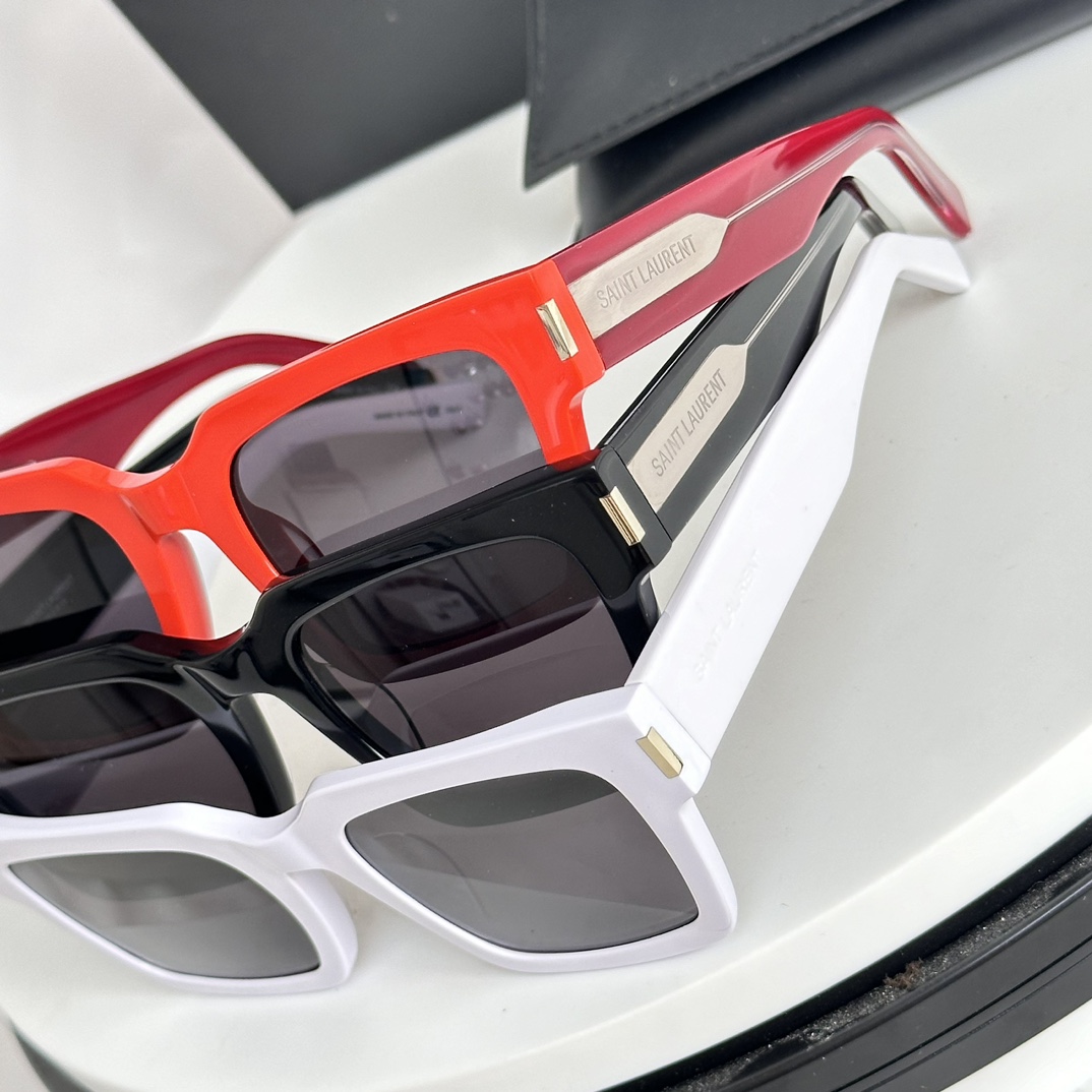 SAINT LAURN Sunglasses