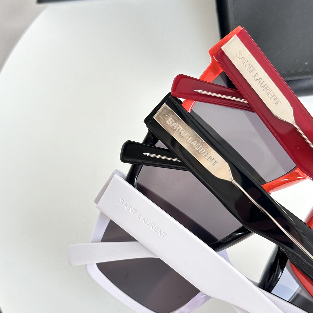 SAINT LAURN Sunglasses