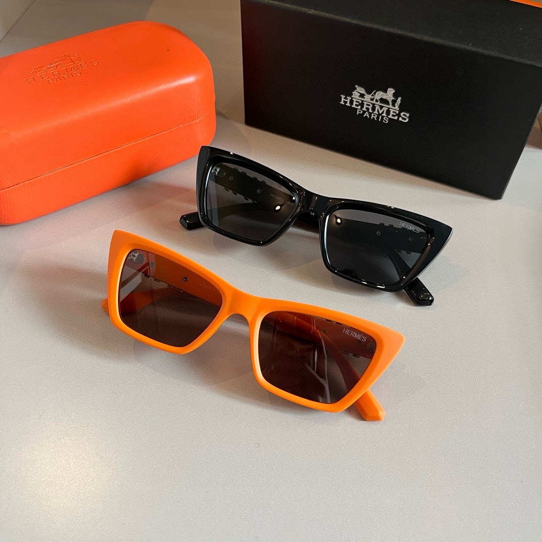 HERMES Sunglasses