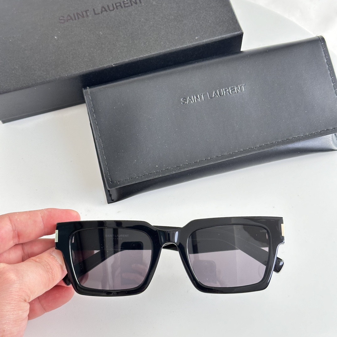 SAINT LAURN Sunglasses