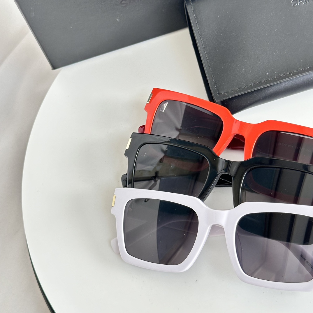 SAINT LAURN Sunglasses