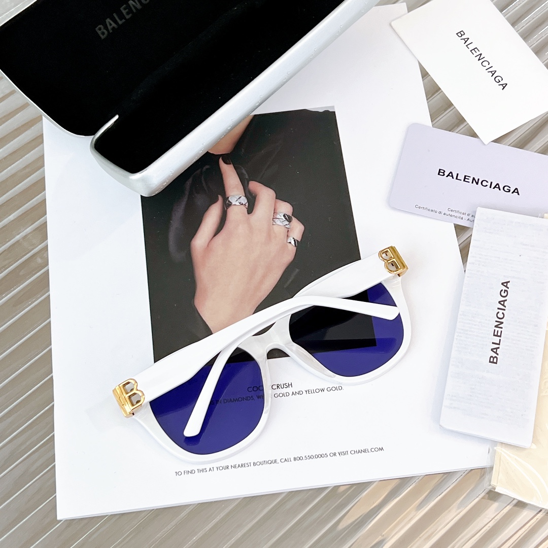 𝗕𝗔𝗟𝗘𝗡𝗖𝗜𝗔𝗚𝗔 Sunglasses