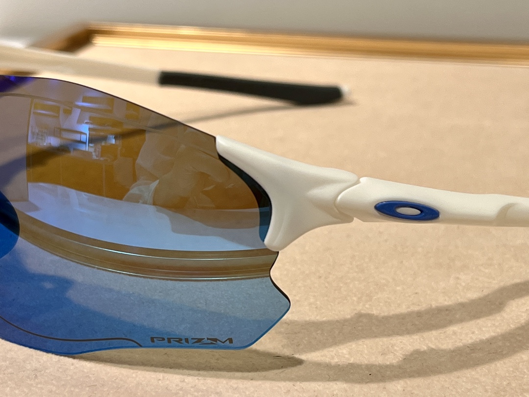 Oakley~EVZERO coloured running cycling sunglasses