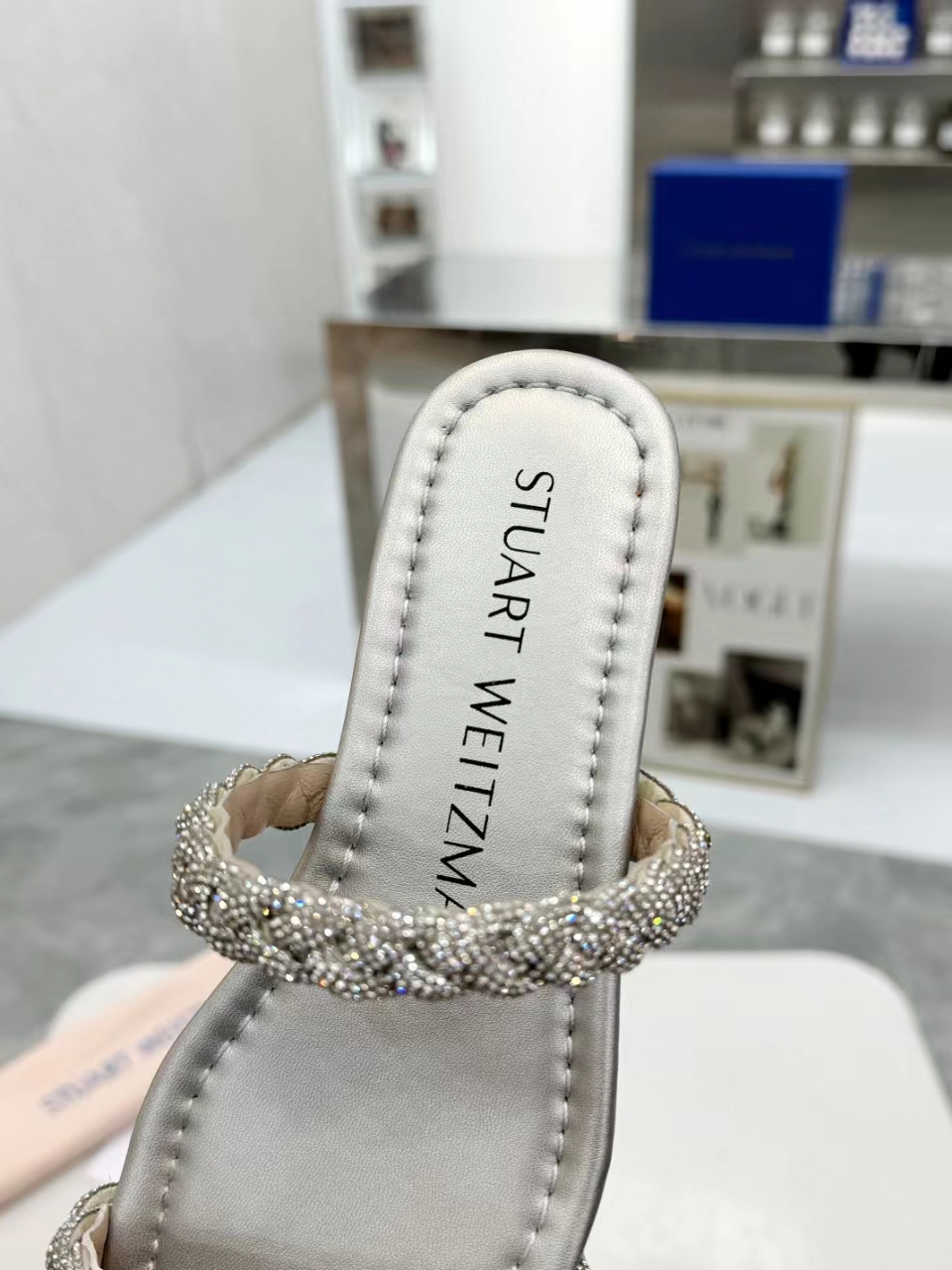 STUART WEITZMAN Woven diamond sandals flat bottomed mop