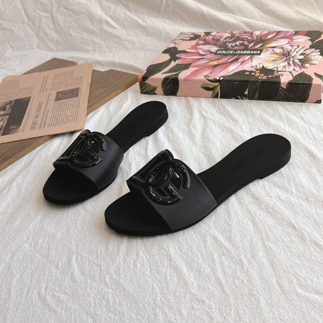 Dolce & Gabbana slippers
