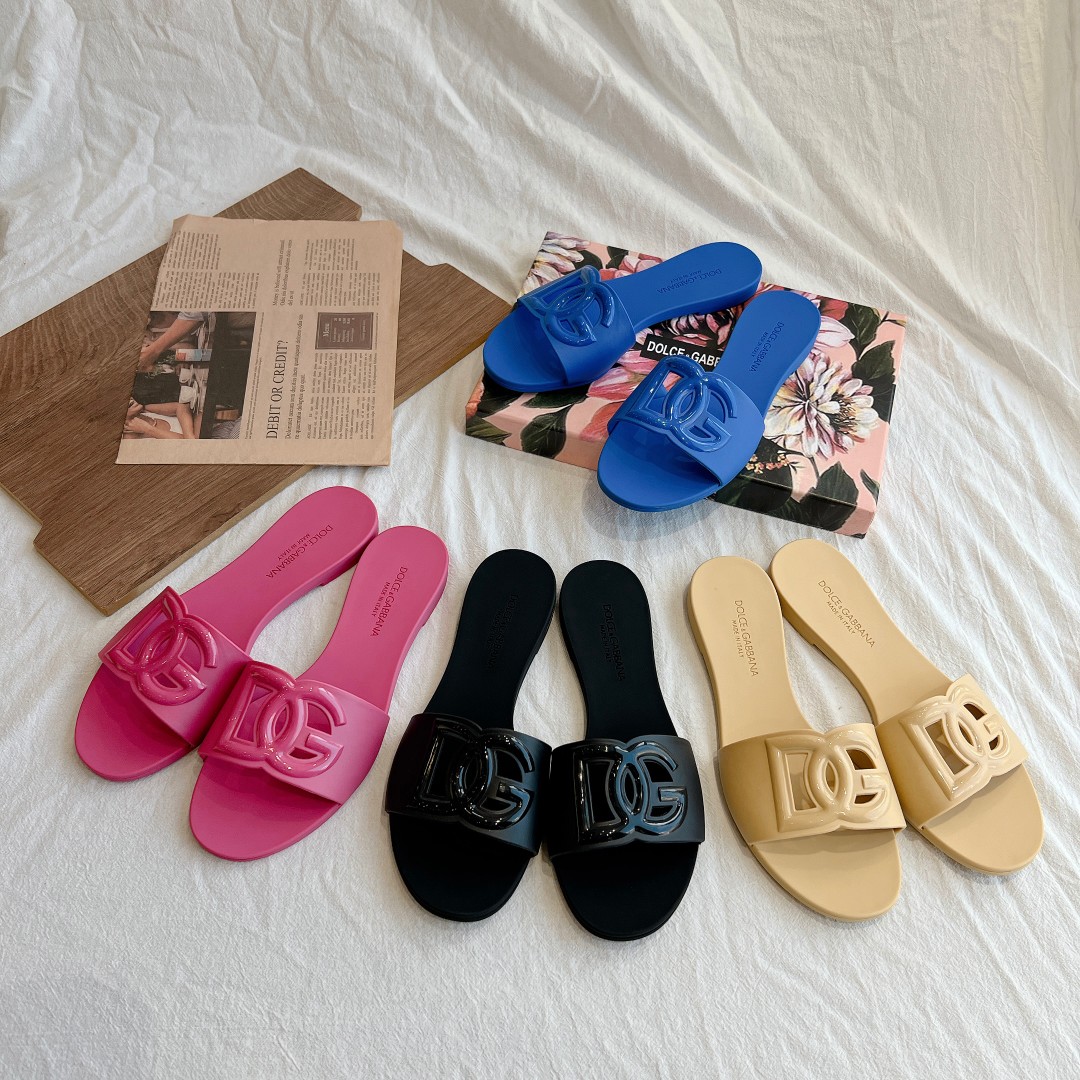Dolce & Gabbana slippers