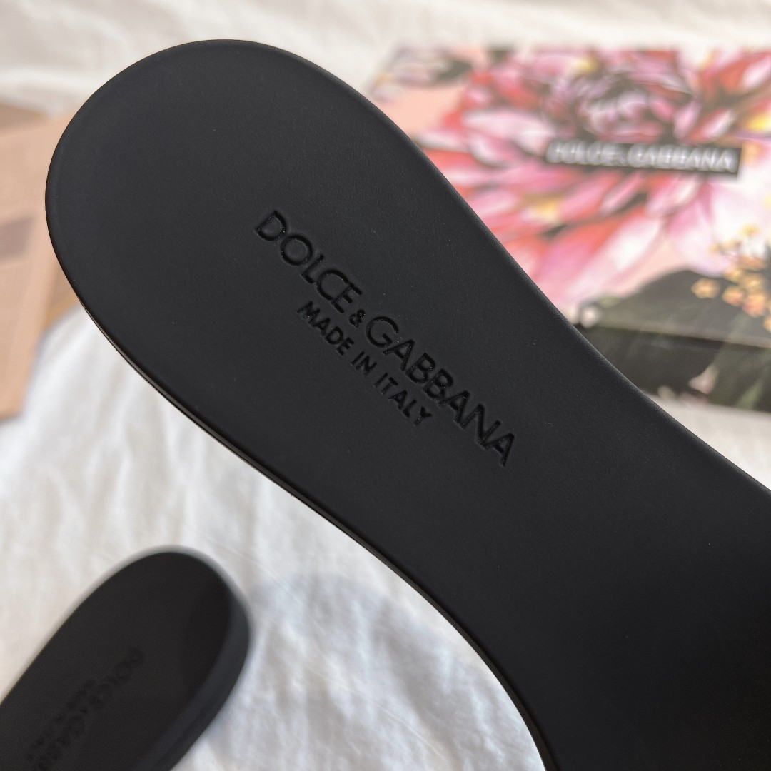 Dolce & Gabbana slippers