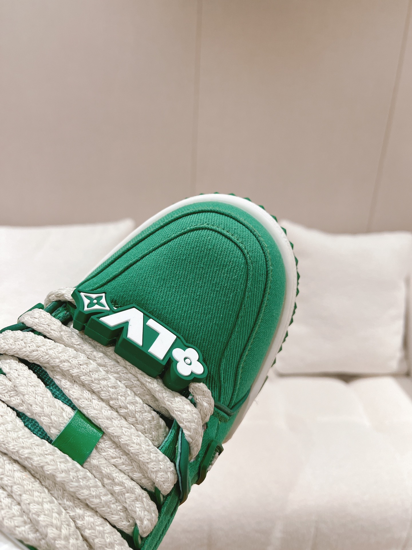 LOUIS VUITTON SNEAKERS