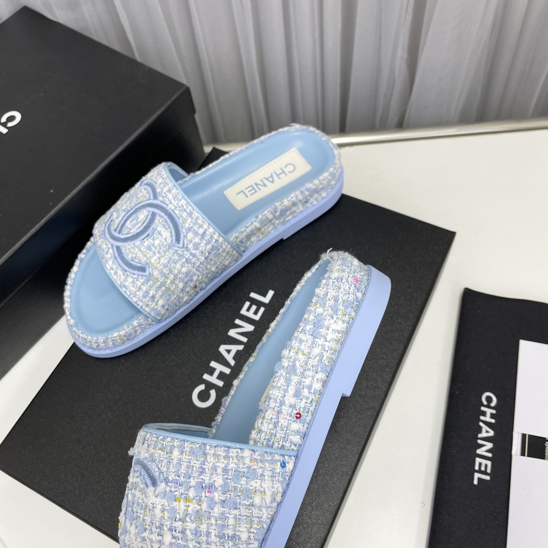 CHANEL SLIDES