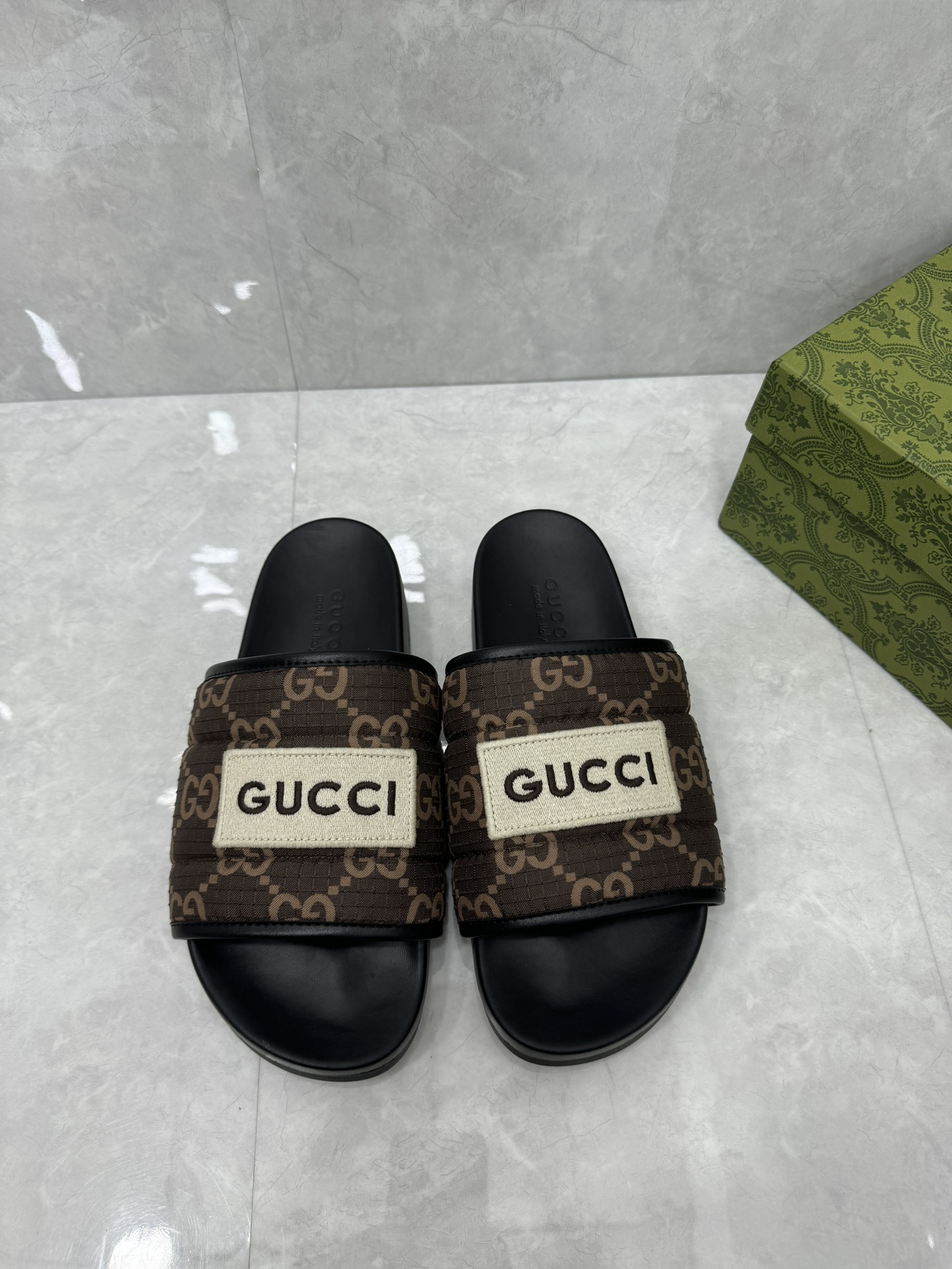 GUCCI SLIDES