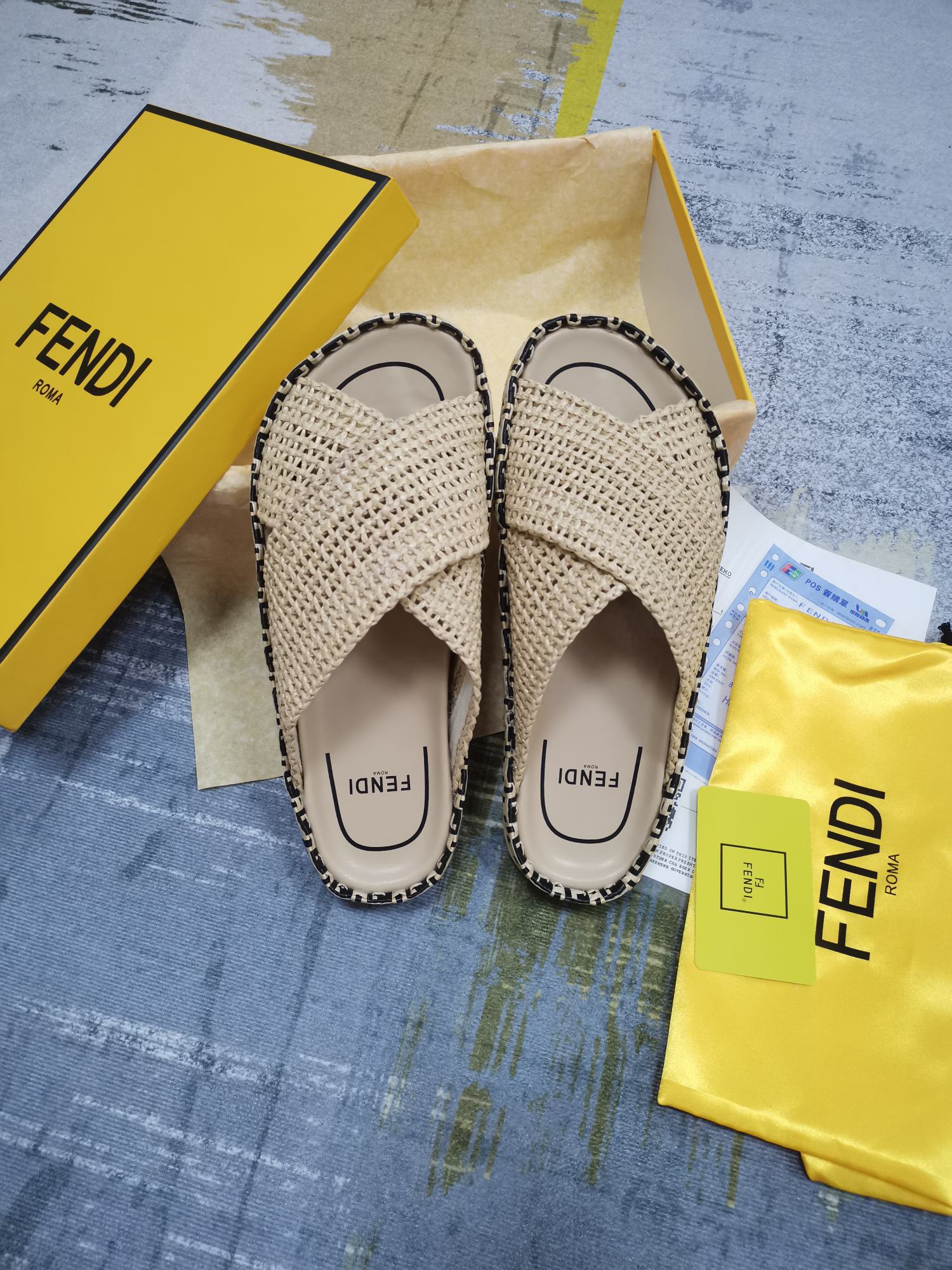 FENDI SLIDES