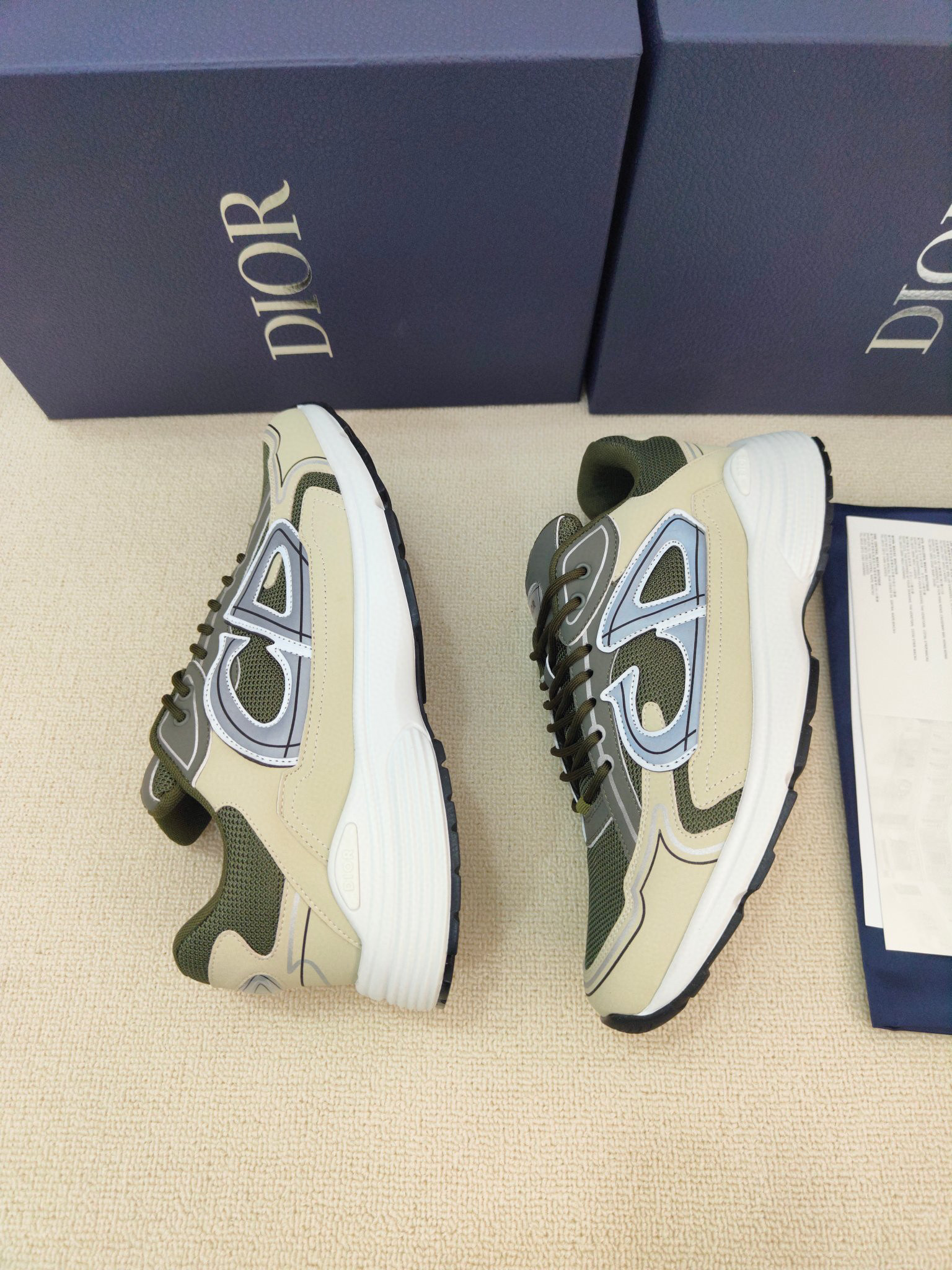DIOR B30 SNEAKERS
