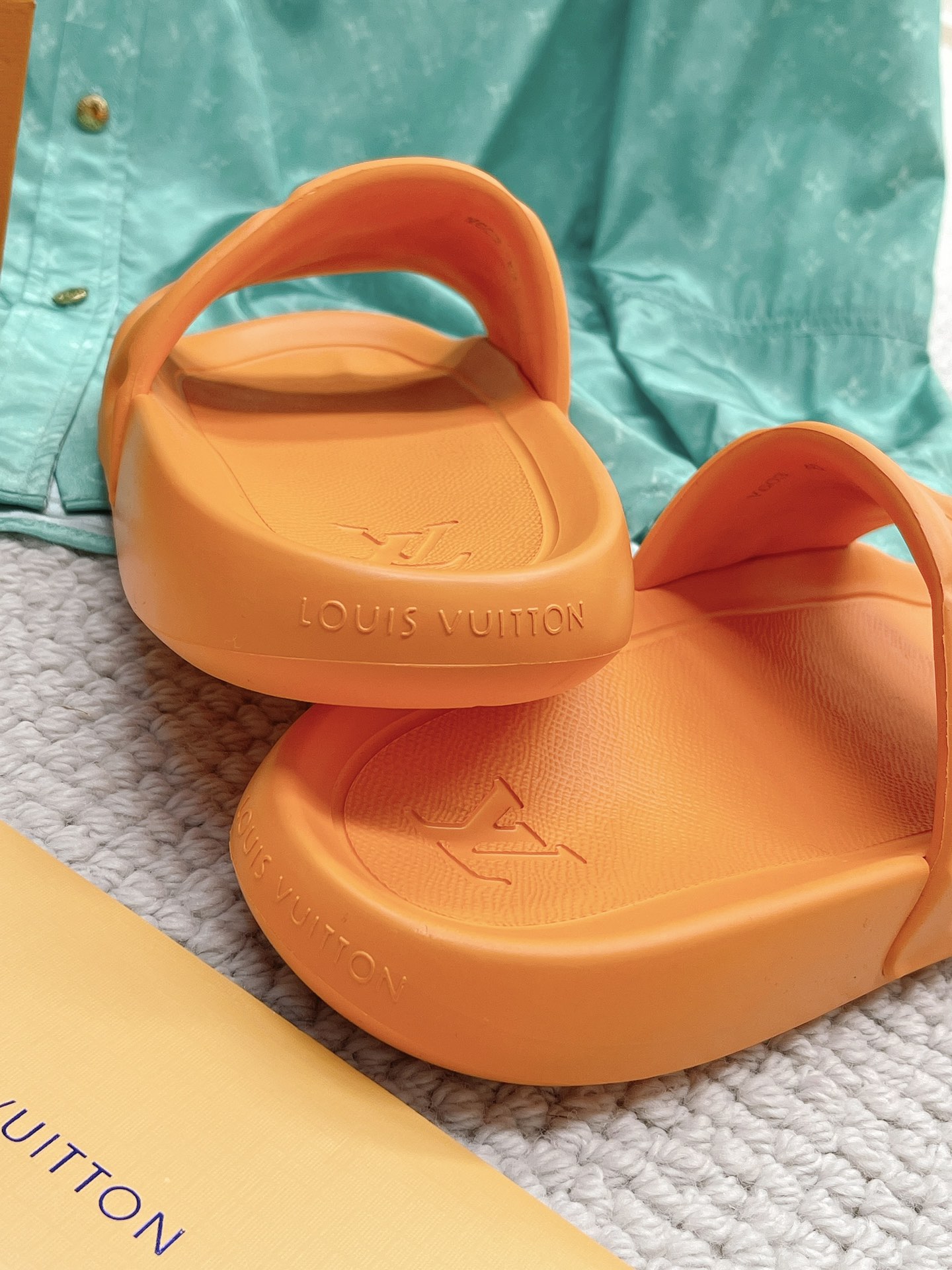 LOUIS VUITTON SLIDES