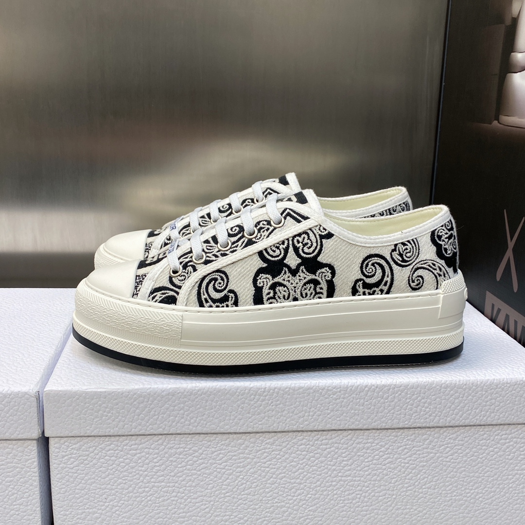 DIOR SNEAKERS