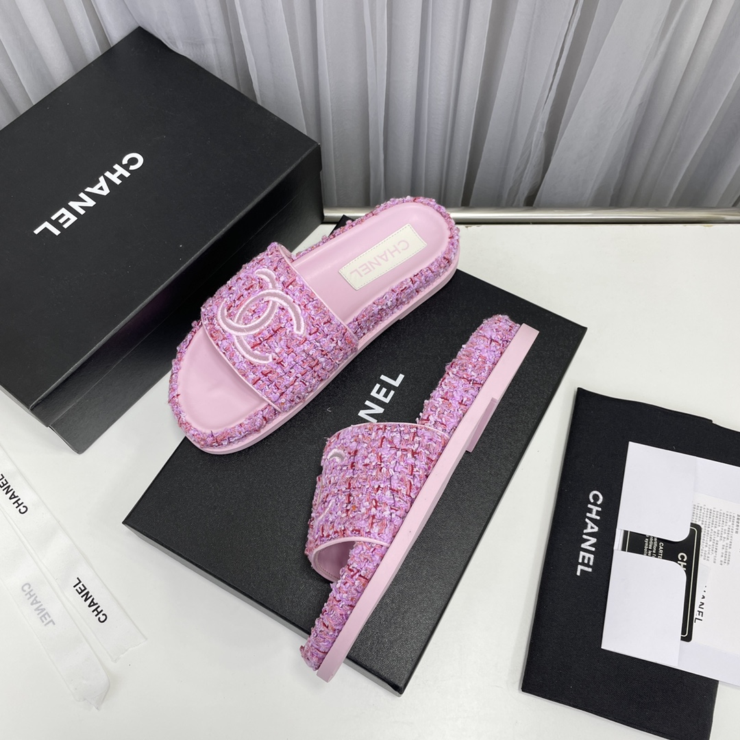 CHANEL SLIDES