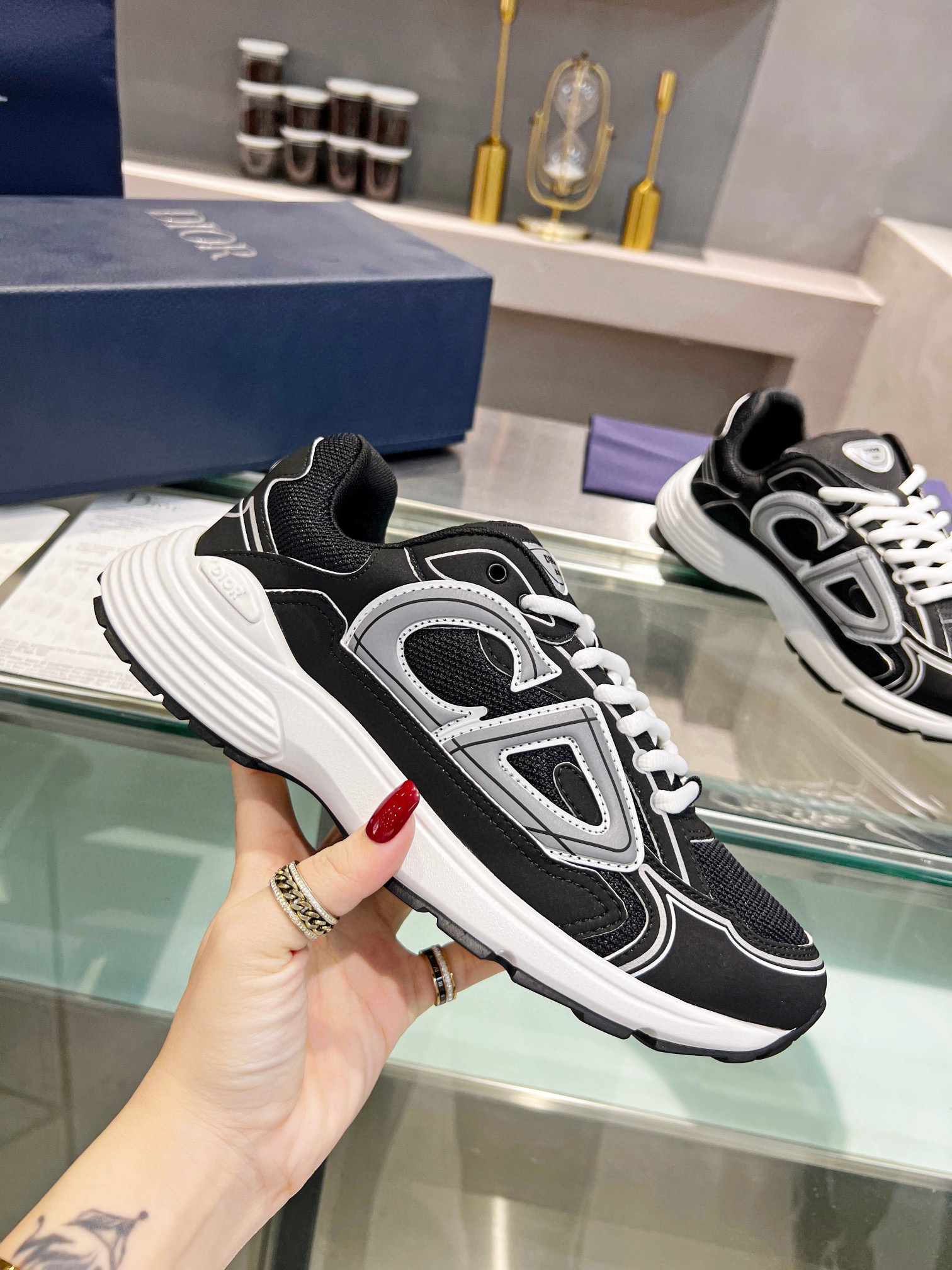 DIOR B30 SNEAKERS