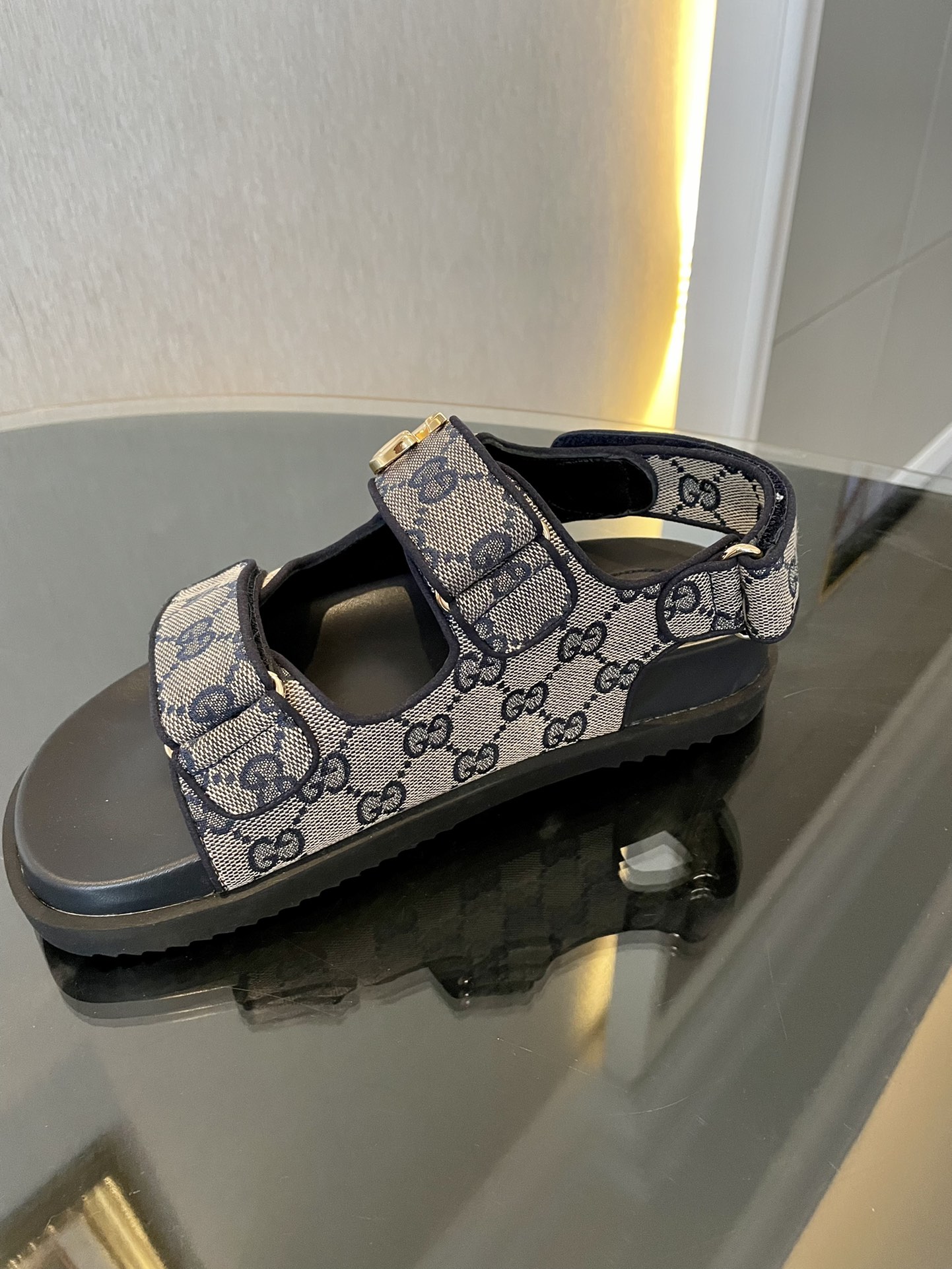 GUCCI SANDALS