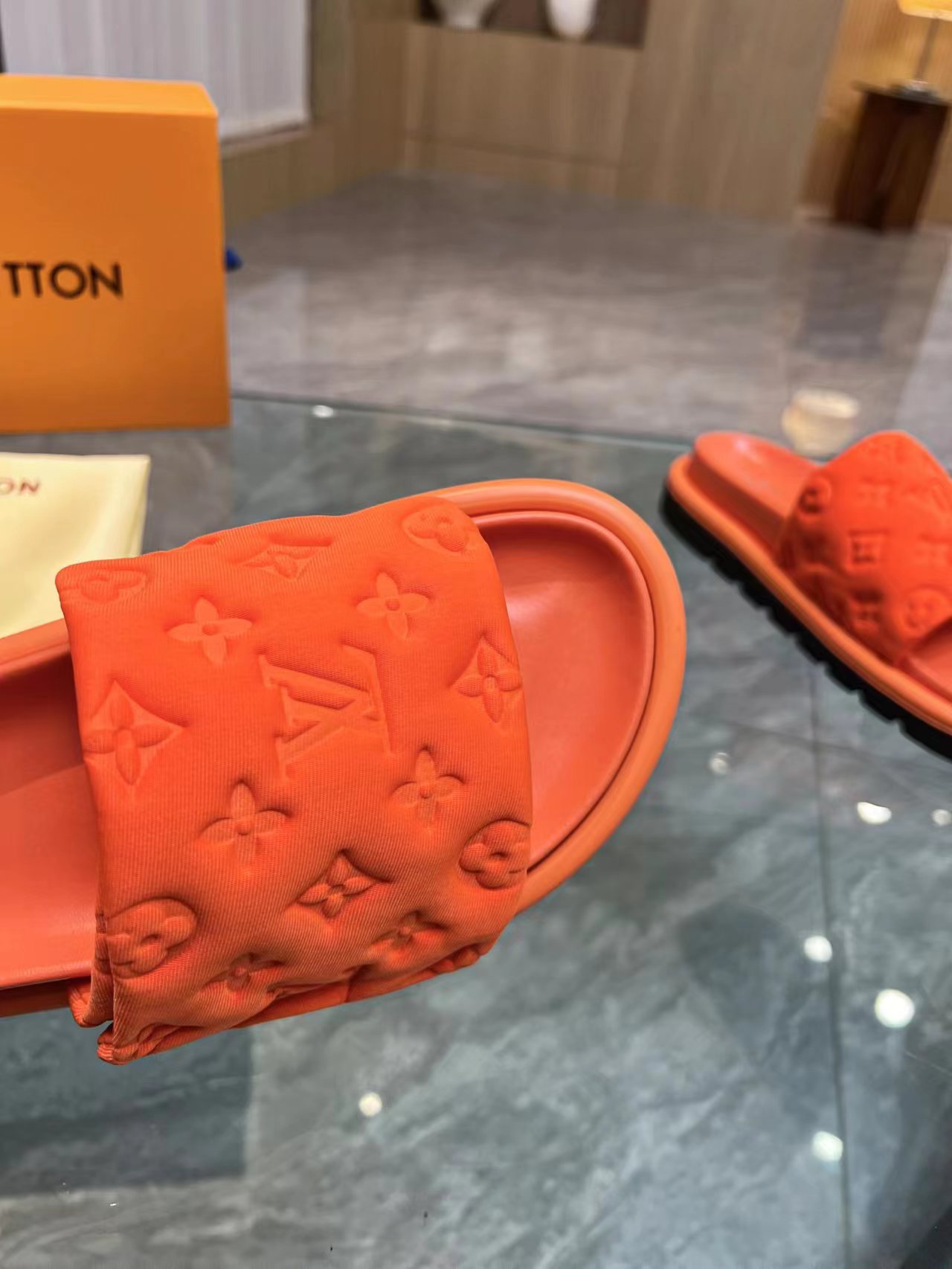 LOUIS VUITTON SLIDES