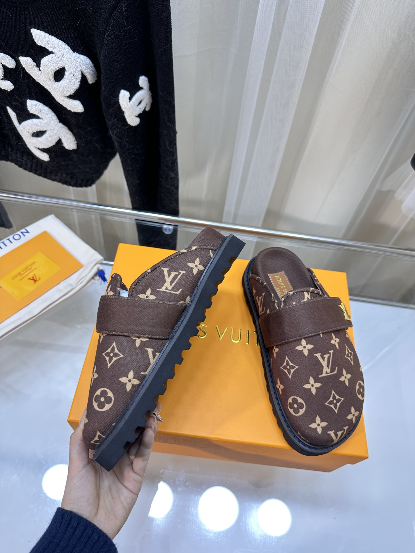 LOUIS VUITTON SLIDES