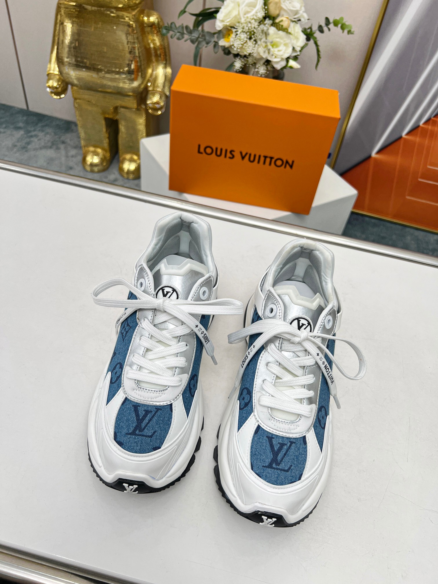 LOUIS VUITTON SNEAKERS