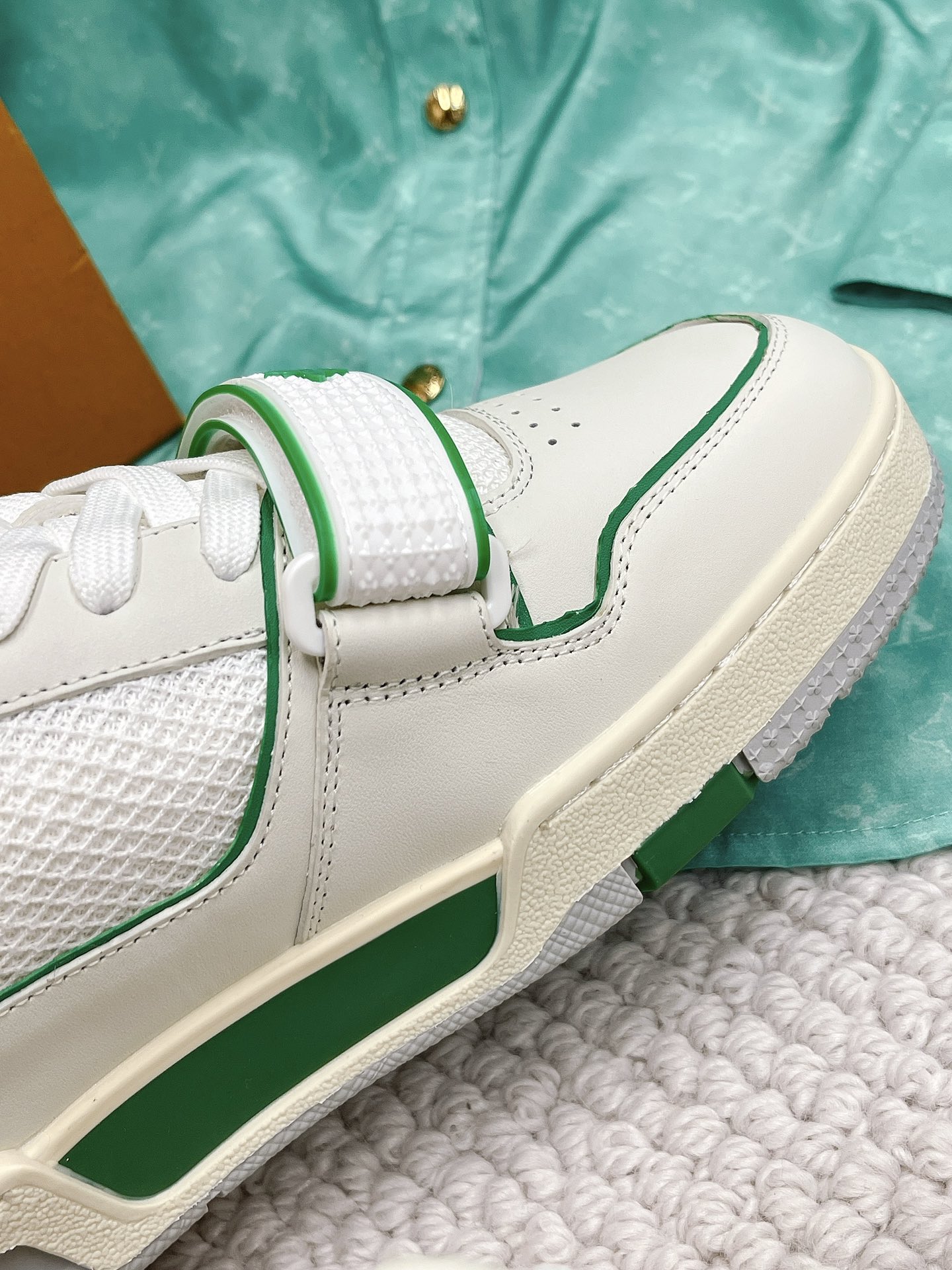 LOUIS VUITTON SNEAKERS