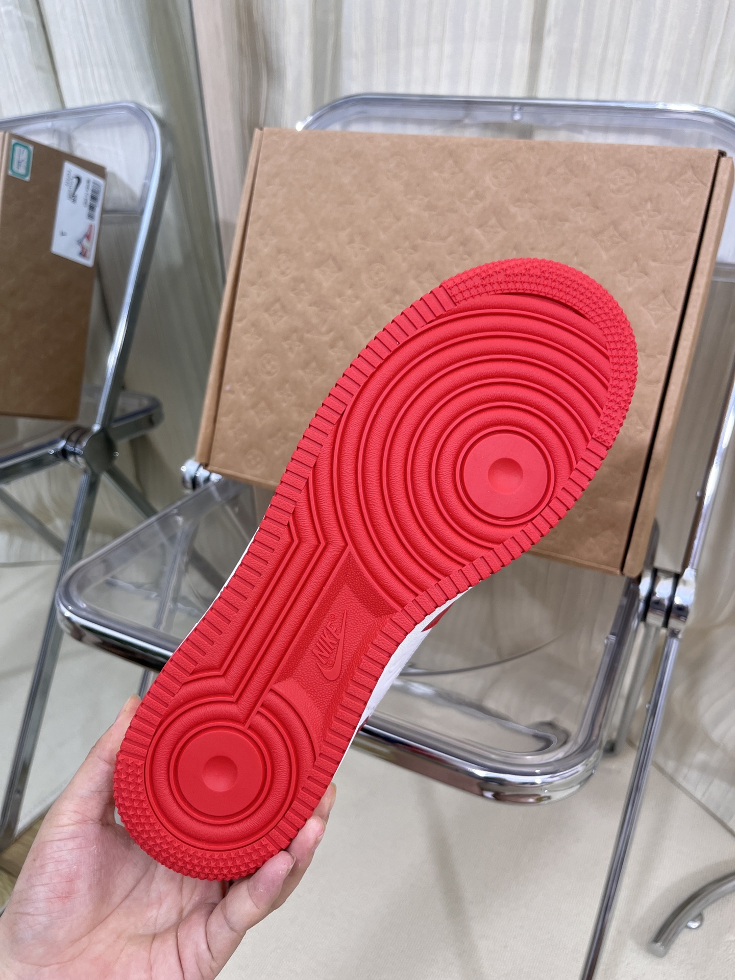 LOUIS VUITTON SNEAKERS