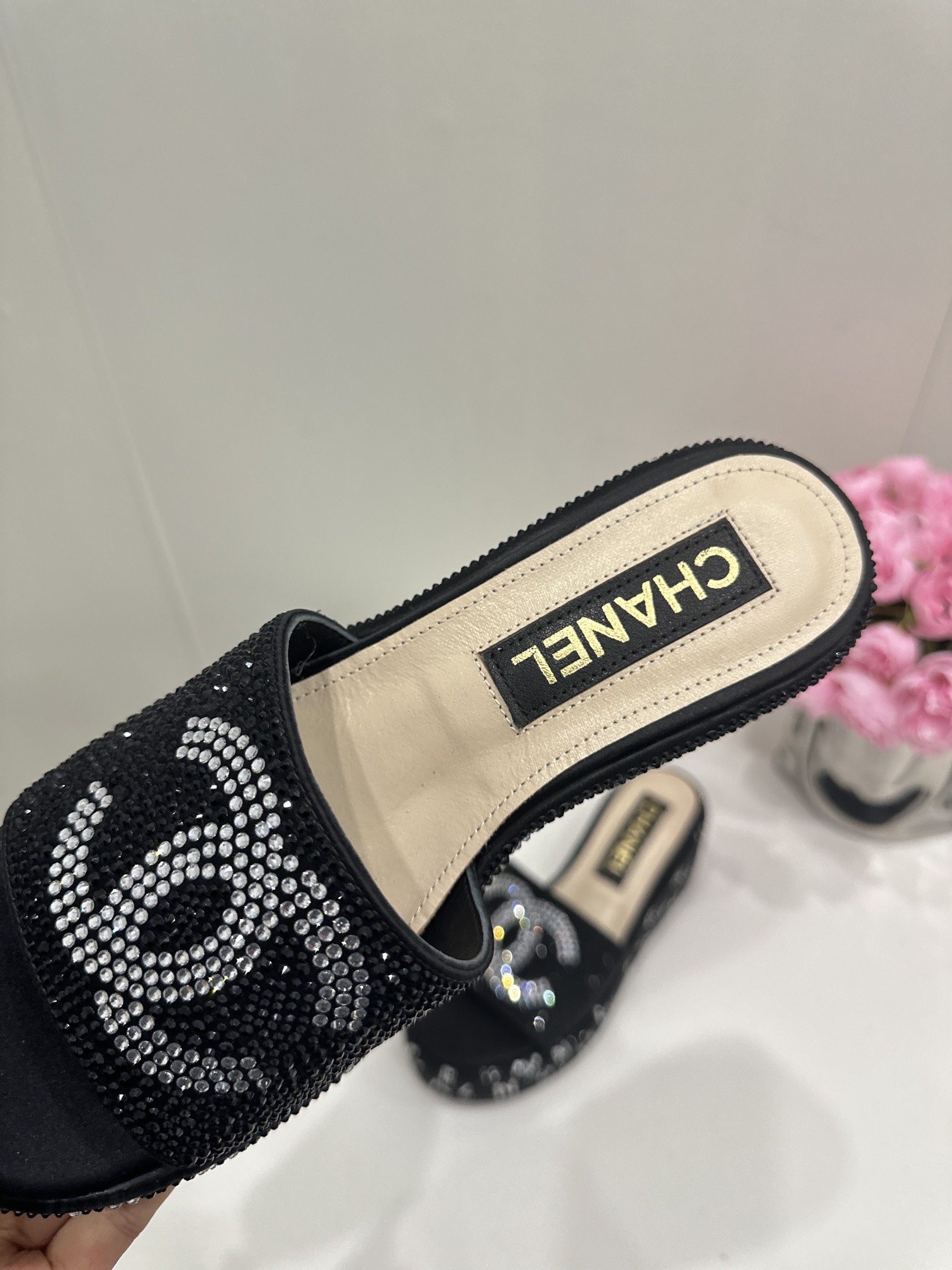 CHANEL SLIDES